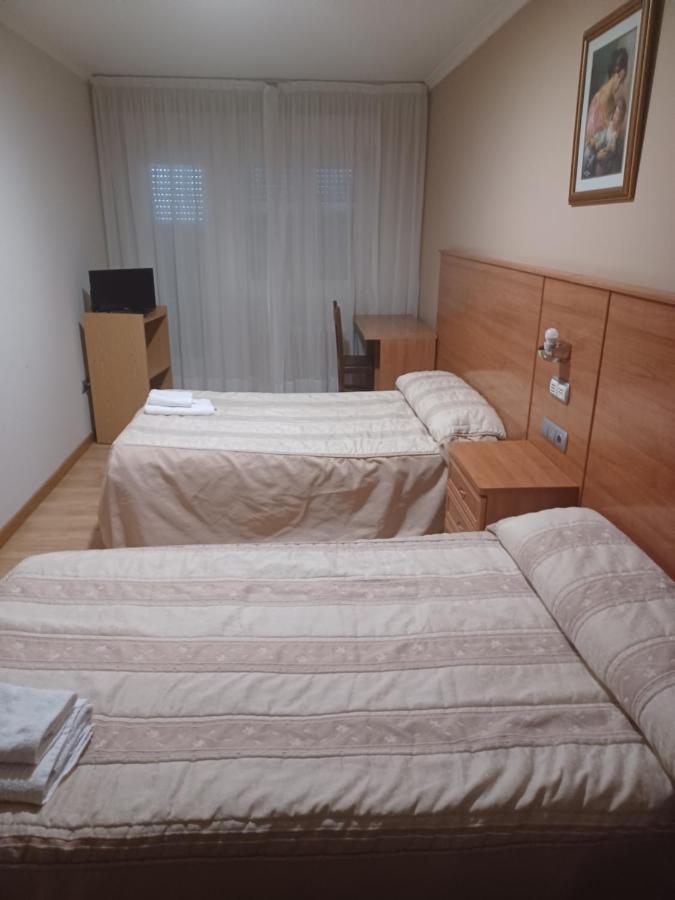 Hotel 2 De Mayo 2 Хинсо-де-Лимия Экстерьер фото